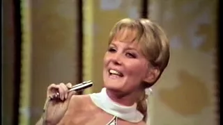 petula clark - i know a place