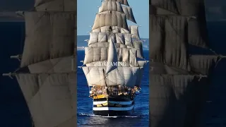 La nave Amerigo Vespucci al largo di Rio Marina all'Isola d'Elba