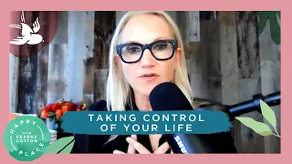 Mel Robbins on Taking Control of Your Life with One Simple Habit | Happy Place Podcast