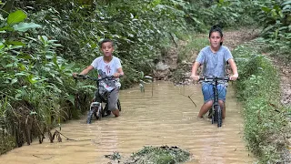 FOMOS DE BICICLETA NA TRILHA DO MINELA.