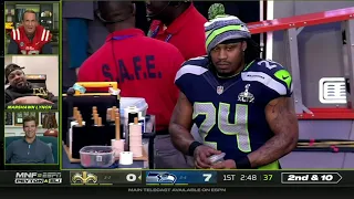 Marshawn Lynch Joins the Manning Bros!