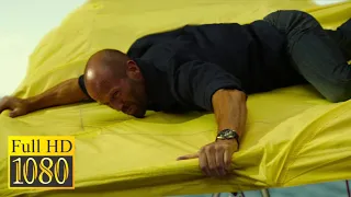 Jason Statham beats up the mercenaries and escapes by paragliding / Mechanic: Resurrection (2016)