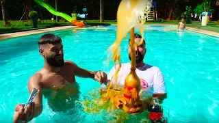 experiment : Coca-Cola in the pool