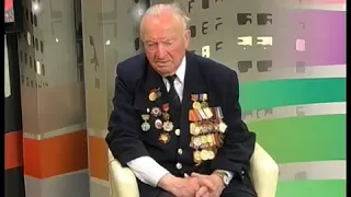 Володимир Казначеєв ветеран ІІ Світової війни і учні шгп