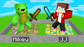 Mikey Village vs JJ Village Battle Challenge in Minecraft (Maizen)