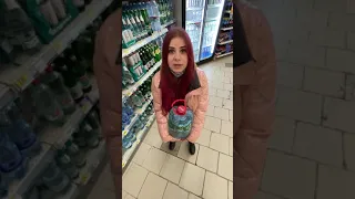 Когда ты очень маленькая и для тебя все кажется большим 😂😂😂 #shorts