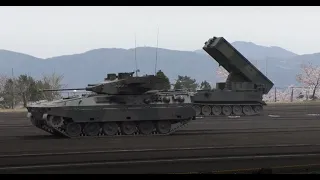 【自衛隊】戦車走行！　滝ヶ原駐屯地創立42周年記念行事