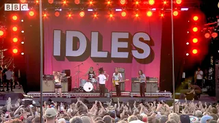 IDLES - Never Fight A Main With A Perm (Live at Glastonbury 2019)