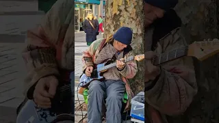 Busker  Mark-Amazing Guitarists  in Cardiff.04.11.22