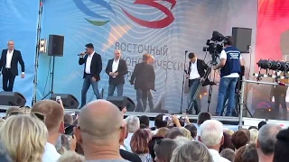 Хор Турецкого поёт "Владивосток 2000". Культурная программа ВЭФ. 6.09.17.Владивосток, площадь.