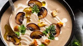 The most amazing (easy!) creamy Mushroom Soup