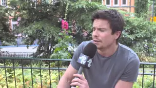 SB.TV Interviews - Joe Dempsie [Actor Spotlight] [S3.EP33]