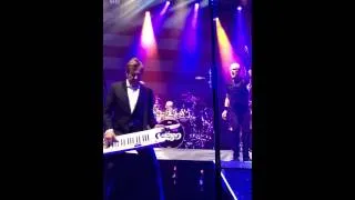 Chicago and REO Speedwagon Borgata  "Roll With the Changes" (Howie Mandel)