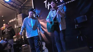 Женя Галич - Ivano-Frankivsk, Ukaine, Rock-Pab Troe v Kanoe, Acoustic (08.11.20)