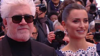 P. Almodóvar, P. Cruz, A. Banderas et l'équipe de Douleur et Gloire sur le tapis rouge  -Cannes 2019