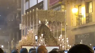 Esperanza de Triana llegando al cruce O'Donnel Velázquez el Viernes Santo Madrugada 2023.