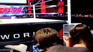 WWE Raw 4/20/15 Naomi VS Brie Bella