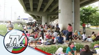 'Health risk': NAIA dinepensahan ang di pagpapapasok sa stranded passengers | TV Patrol