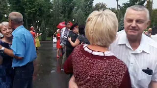 Осенние листья💃🌹 Счастливые минуты в парке Горького💃🌹 Харьков 2021