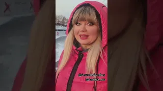 Мила Кузнецова купается в проруби на Крещение и моржует в проруби🤣 Mila Kuznetsova