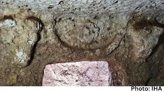 2000-year-old tomb guarded by two bull heads found in Tharsa Ancient City, Türkiye