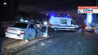 Приора врезалась в автобус на Пермском тракте