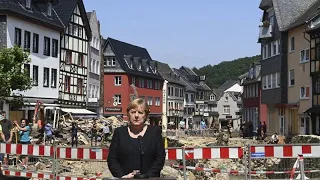 Merkel: "Soldi veloci e senza burocrazia agli alluvionati in Germania"