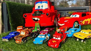 Looking for Disney Pixar Cars On the Rocky Road : Lightning Mcqueen, Rayo, Dinoco King,Sally Carrera