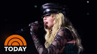 Madonna sued by fans for being late to her concerts