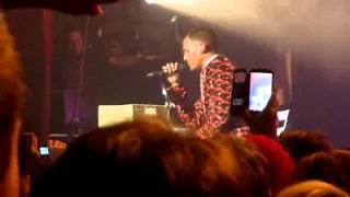 Stromae   Leçon 26 + Tous Les Mêmes Live @ Le Trianon, Paris, 09 12 2013 HD