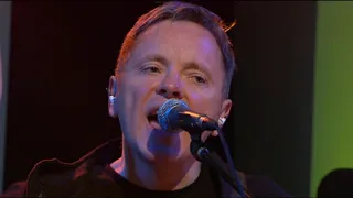 New Order - Krafty (Live Jools Holland 2005) (HD)