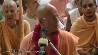 Vrindavan Kirtan Mela 2015 Vrajras Day 05   by HH Bhakti Bringa Govind Swami