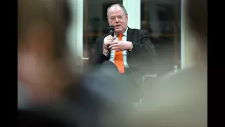 Interview mit Peer Steinbrück: Macht es Spaß, die Genossen zu ärgern?