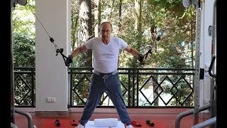 Vladimir Putin workout in the gym