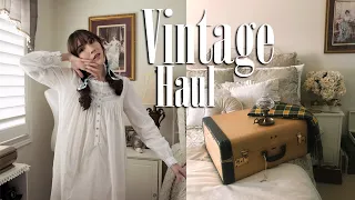 January + February Vintage Haul | Carolina Pinglo