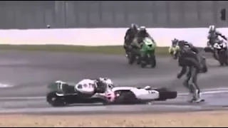 Il più incredibile incidente in moto gp della storia