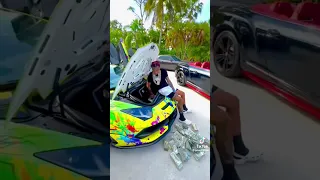 6ix9ine pulls out over 1 million Dollars from Trunk #shorts