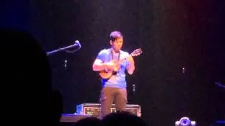 "Ave Maria" (Schubert) performed live in concert by Jake Shimabukuro