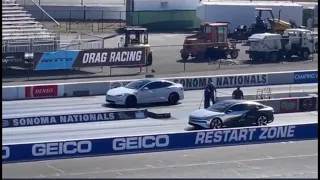 Tesla Plaid vs Lucid Air Dream Edition Drag Race! Who Wins ??