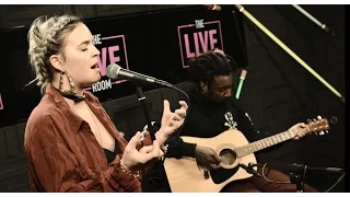 Anne-Marie Performs Alarm In The Live Room