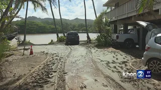 Heavy rain, landslides close roads across Kauai