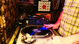 DrGiggles 1990- 1991 old school rave breakbeat warehouse techno  live Vinyl DJ Mix on turntables