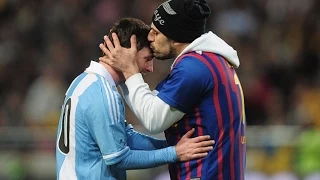 Lionel Messi & Pitch Invaders ● Respect!