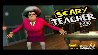 jogando Scary teacher