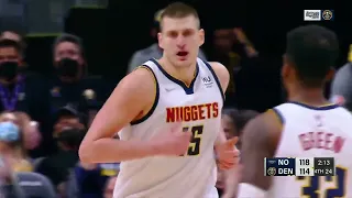 💪 Nikola Jokic drives in to cut the lead to 1, late 👏 #Nuggets