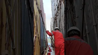 How to unlash lashing from containers