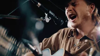 Original 16 Brewery Sessions - Colter Wall - "Sleeping on the Blacktop"