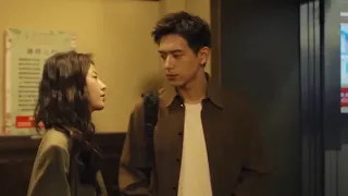 Chen Maidong sent Zhuang Jie home, reluctant to leave at the elevator entrance, staring at her lips!