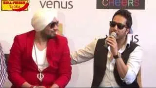 AGAIN: Mika Singh wants to KISS Rakhi Sawant