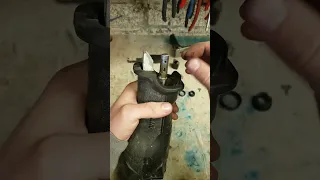 Repairing rebuilding a Makita DJR186, JR3050, JR3070 Recip saw with a jammed tool holder.